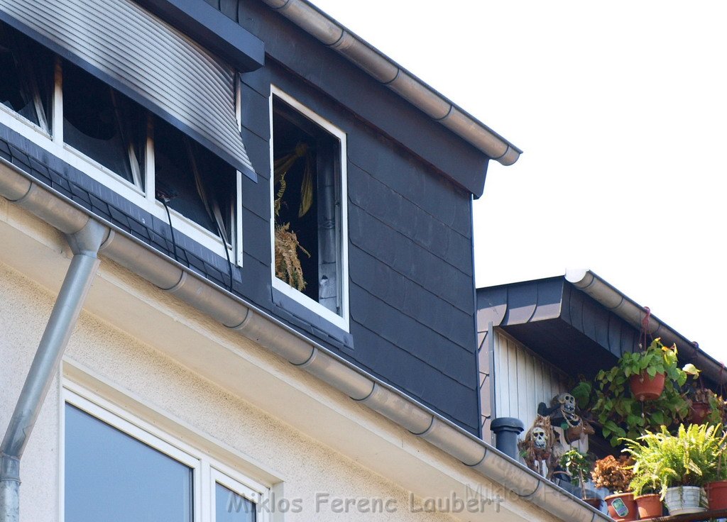 Mark Medlock s Dachwohnung ausgebrannt Koeln Porz Wahn Rolandstr P43.JPG